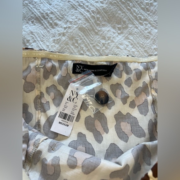 New York & Company Strapless Poplin Belted Top in Leopard Print, size M, NWT! - Picture 8 of 11